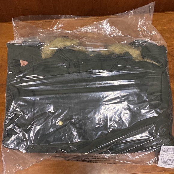 J Crew New Perfect Winter parka
Item BM534 - Picture 3 of 4